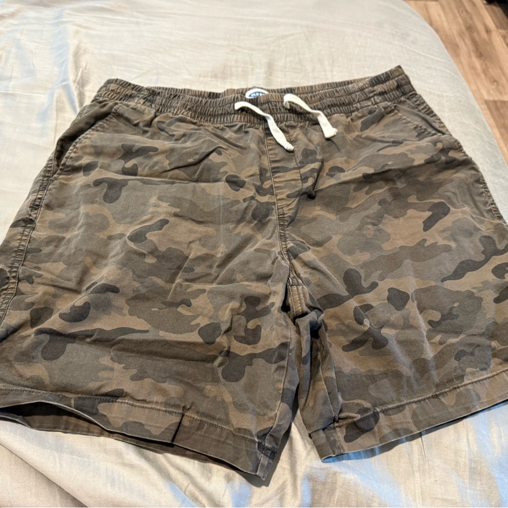 Old Navy Flat Front Camo Jogger Shorts